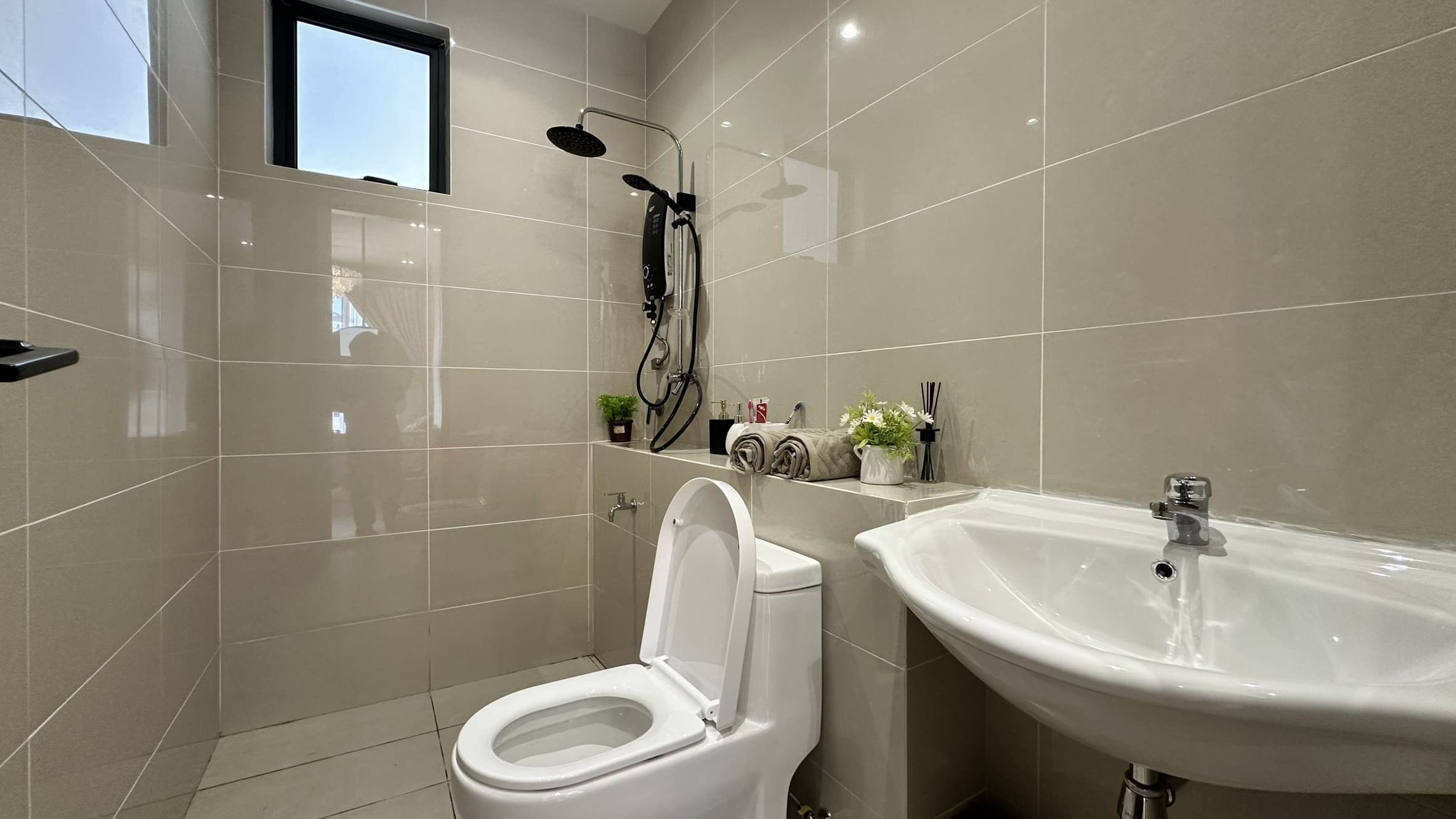 imgi_14_684f0127532eaa58ac77a6c9